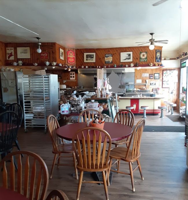 Tea Pot Dome Grill & Grocery - From Web Listing (newer photo)